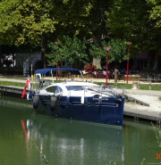 lunch-stop-2-on-the-canal-lateral-garonne-malcolm-king_23076331159_o