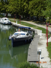 lunch-stop-on-the-canal-lateral-garonne-malcolm-king_23444289915_o