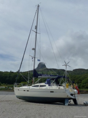 eigg-harbour_38955714614_o
