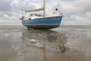 Behind-anchor-on-dry